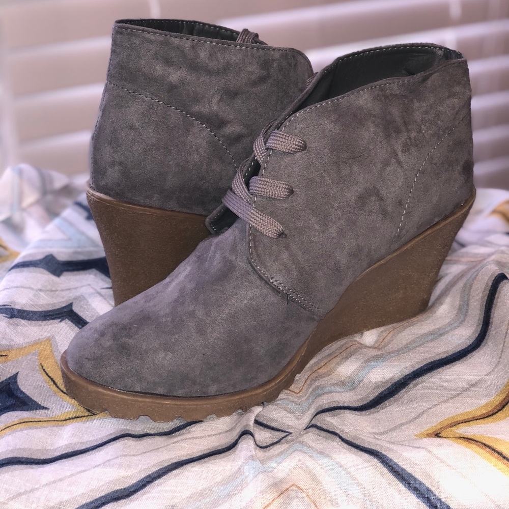 Ladies shoes